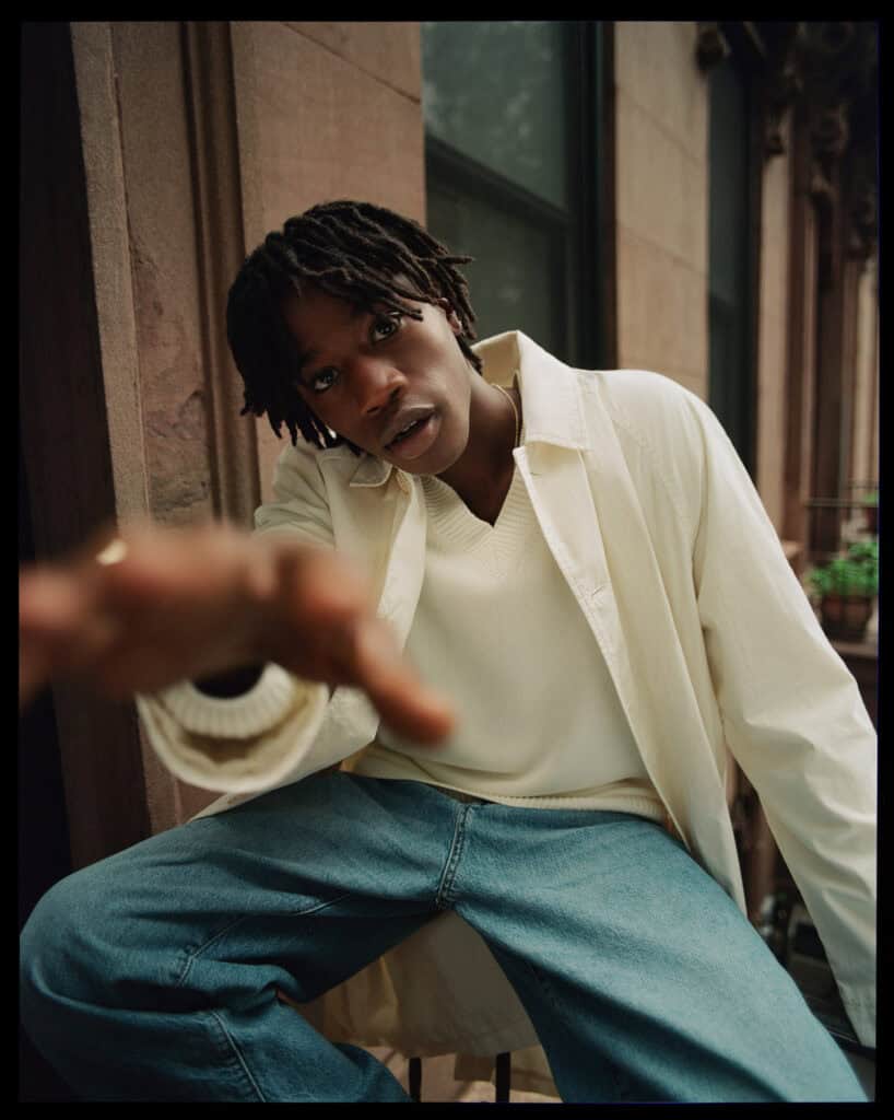 Stylish man in casual outfit at NYC location.