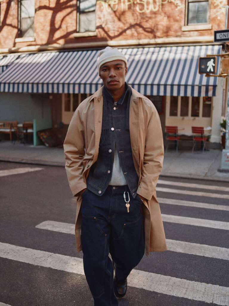 Stylish ZARA MAN outfit in New York for 2023, featuring casual streetwear and layered clothing.